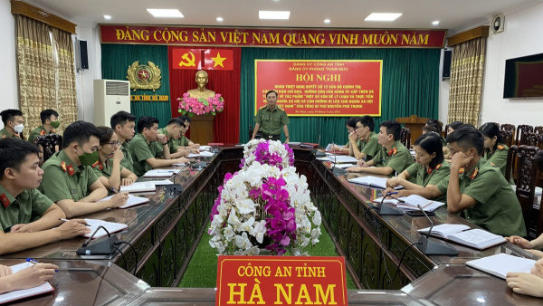 Đảng bộ Phòng Tham mưu quán triệt, triển khai Nghị quyết số 12 của Bộ Chính trị và các văn bản của Đảng ủy cấp trên.