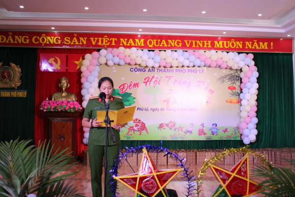 Công an thành phố Phủ Lý, tổ chức vui Tết Trung thu năm 2022 cho con CBCS.