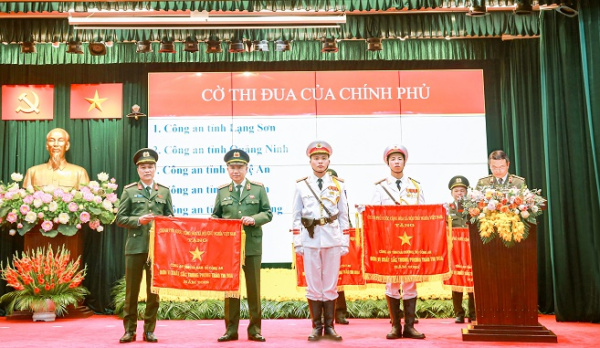 Công an Hà Nam vinh dự được Thủ tướng Chính Phủ tặng  Cờ đơn vị xuất sắc trong phong trào thi đua “Vì An ninh Tổ quốc” năm 2022