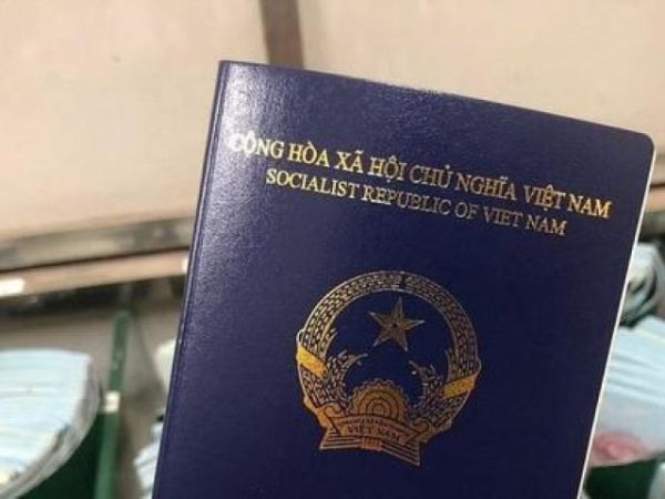 Cảnh giác với dịch vụ  “Cò mồi” làm hộ chiếu trên mạng xã hội