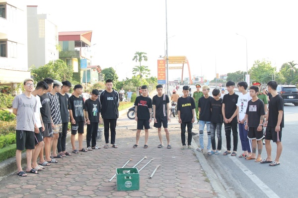 Công an thành phố Phủ Lý (Hà Nam):  Tạm giữ hình sự 13 đối tượng gây rối trật tự công cộng