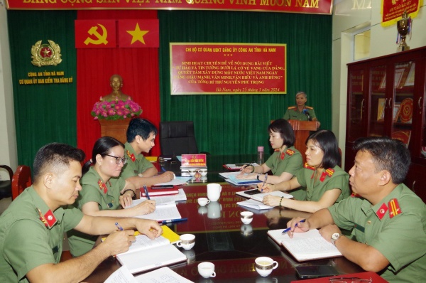 Chi bộ Cơ quan UBKT Đảng uỷ Công an tỉnh tổ chức sinh hoạt chính trị, tư tưởng về nội dung bài viết của Tổng Bí thư Nguyễn Phú Trọng