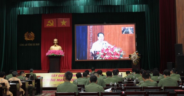 Đảng bộ Công an Hà Nam tham dự Hội nghị trực tuyến bồi dưỡng lý luận chính trị, cập nhật kiến thức mới đợt 1 năm 2024