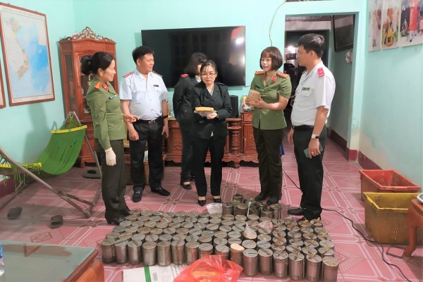 Hà Nam: Phát hiện, xử lý cơ sở sản xuất gần 110kg giò, chả sử dụng chất cấm