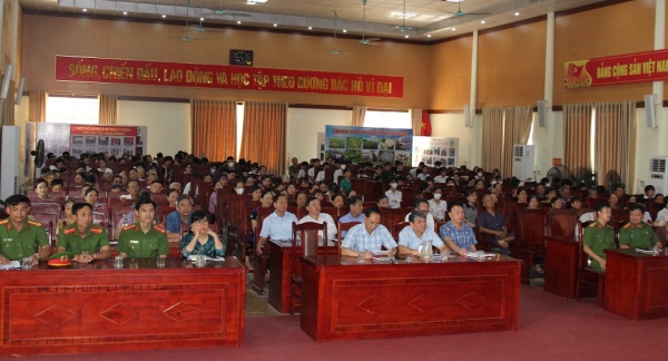 Hơn 250 cán bộ, giáo viên và Nhân dân trên địa bàn xã Thanh Hương được tuyên truyền, phổ biến giáo dục pháp luật
