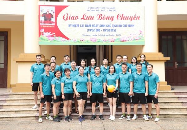 Phòng Tổ chức cán bộ, Công an tỉnh Hà Nam: Giao lưu bóng chuyền hơi chào mừng kỷ niệm 134 năm Ngày sinh nhật Bác