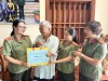 Hội Phụ nữ Khối XDLL Công an tỉnh: Thăm, tặng quà các gia đình chính sách  nhân dịp kỷ niệm 77 năm Ngày Thương binh, liệt sĩ
