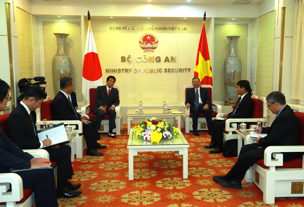 Minister To Lam receives former Japan-Vietnam special ambassador
