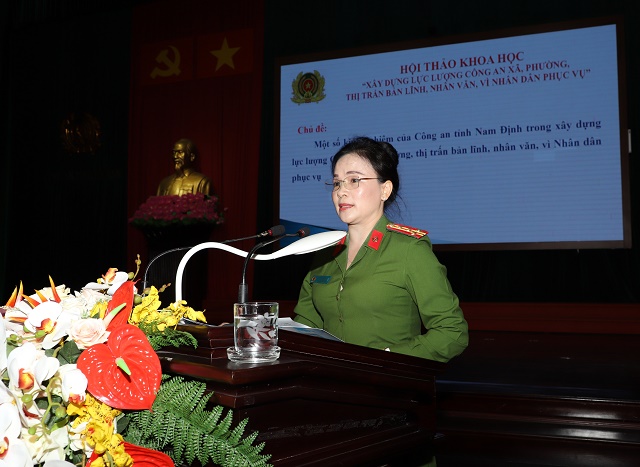 12 Dai ta, ThS Phan Thị Loan Phó Giám đốc CÂT Nam Định tham luận tại hội thảo