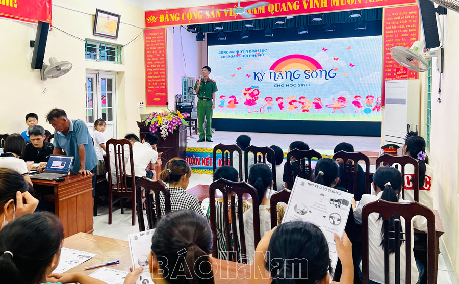 Tuyên truyền kỹ năng sống, cấp căn cước cho học sinh trên địa bàn xã An Ninh