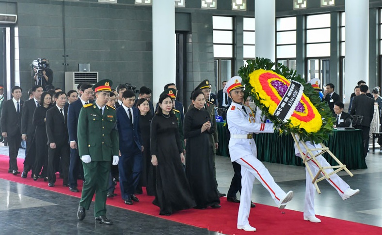 Đoàn đại biểu Đảng bộ, chính quyền và nhân dân Hà Nam kính viếng Tổng Bí thư Nguyễn Phú Trọng