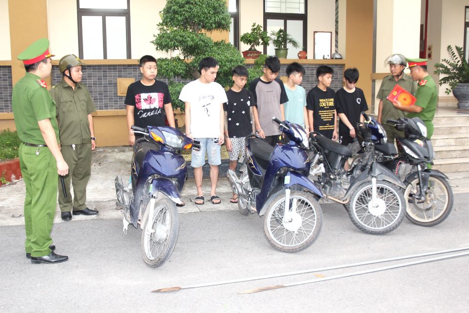 Công an thị xã Duy Tiên: Truy bắt nhóm thanh thiếu niên dùng hung khí gây rối trật tự công cộng