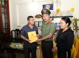 Công an Hà Nam: Thăm hỏi, động viên gia đình 03 liệt sỹ Cảnh sát PCCC Công an quận Cầu Giấy, Hà Nội
