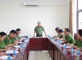 Đại tá Kiều Hữu Tuyển - Phó Giám đốc Công an tỉnh: Kiểm tra các mặt công tác tại Công an huyện Bình Lục
